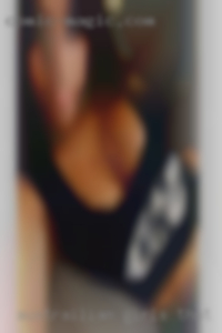 Austrailian girls that want milfs in Bakersfield.