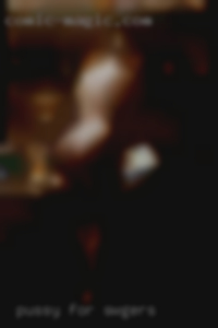 Pussy for a black sister for sex swingers into.